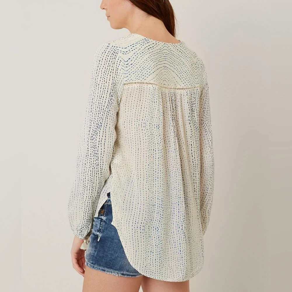 Lovestitch printed top L white blue rayon - Picture 2 of 9